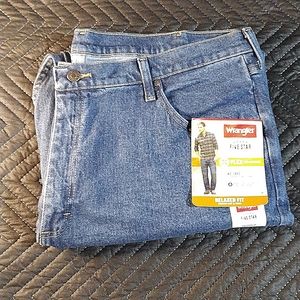 Wrangler NWT Relaxed Fit Flex Jeans